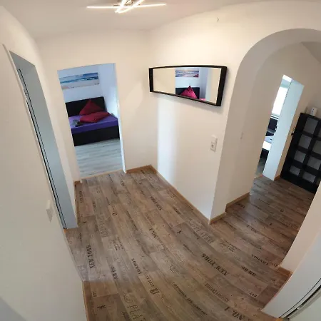 Generous I 7 Beds I 110 Sqm I Fast Internet Apartamento