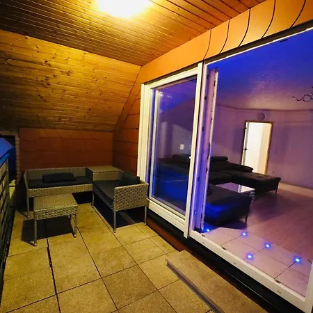 Generous I 7 Beds I 110 Sqm I Fast Internet Appartement