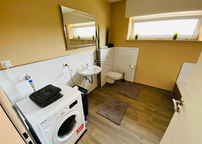 Generous I 7 Beds I 110 Sqm I Fast Internet Appartement