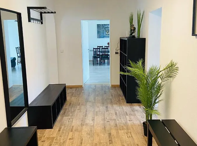 Generous I 7 Beds I 110 Sqm I Fast Internet Appartement *