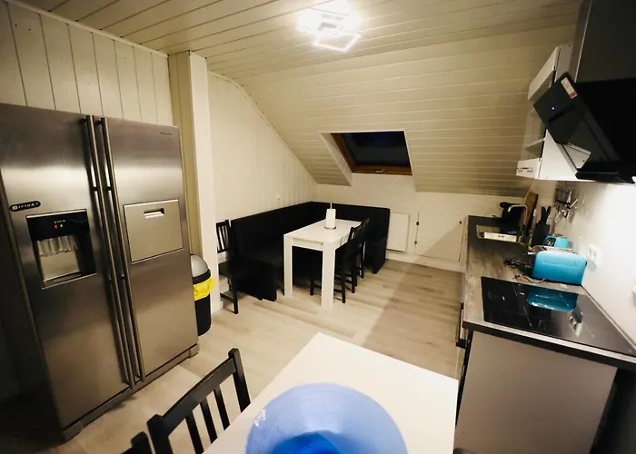 Generous I 7 Beds I 110 Sqm I Fast Internet Appartement