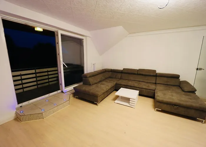 דירה Generous I 7 Beds I 110 Sqm I Fast Internet פאדרבורן