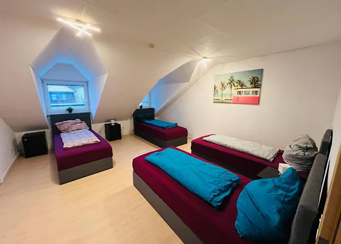 Generous I 7 Beds I 110 Sqm I Fast Internet Appartement Paderborn